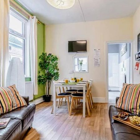 Gosford Apartment Coventry Buitenkant foto