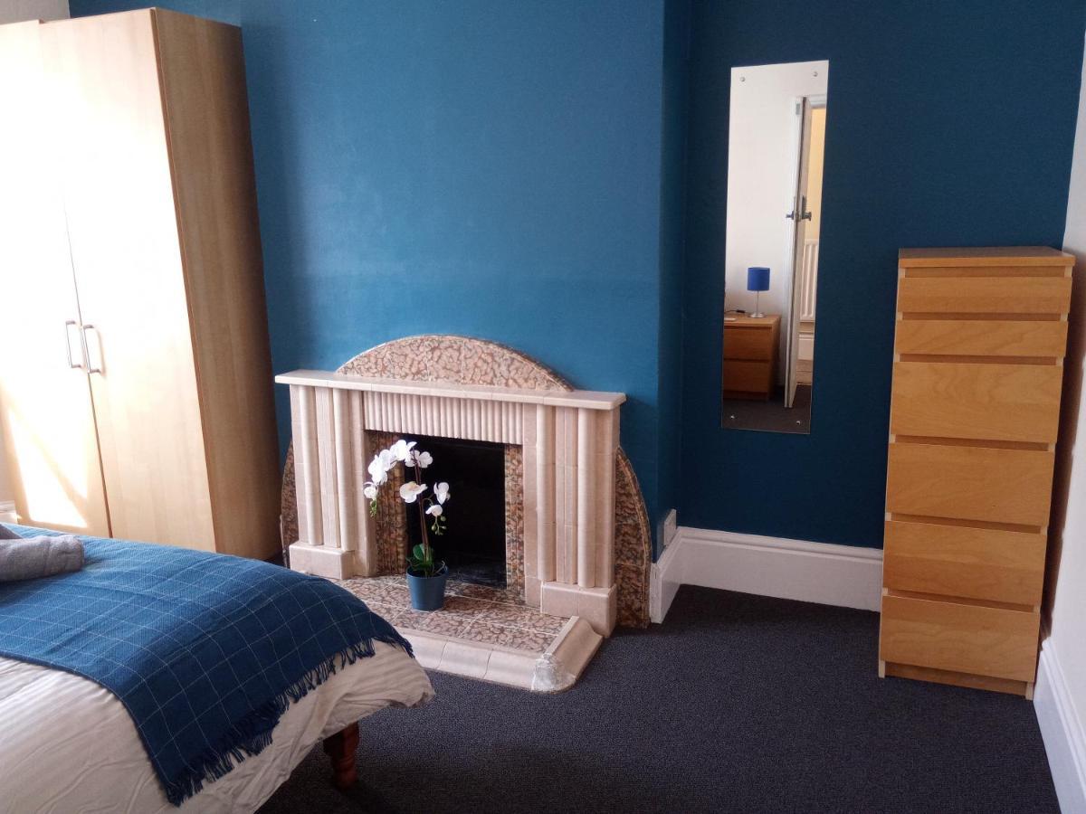 Gosford Apartment Coventry Buitenkant foto