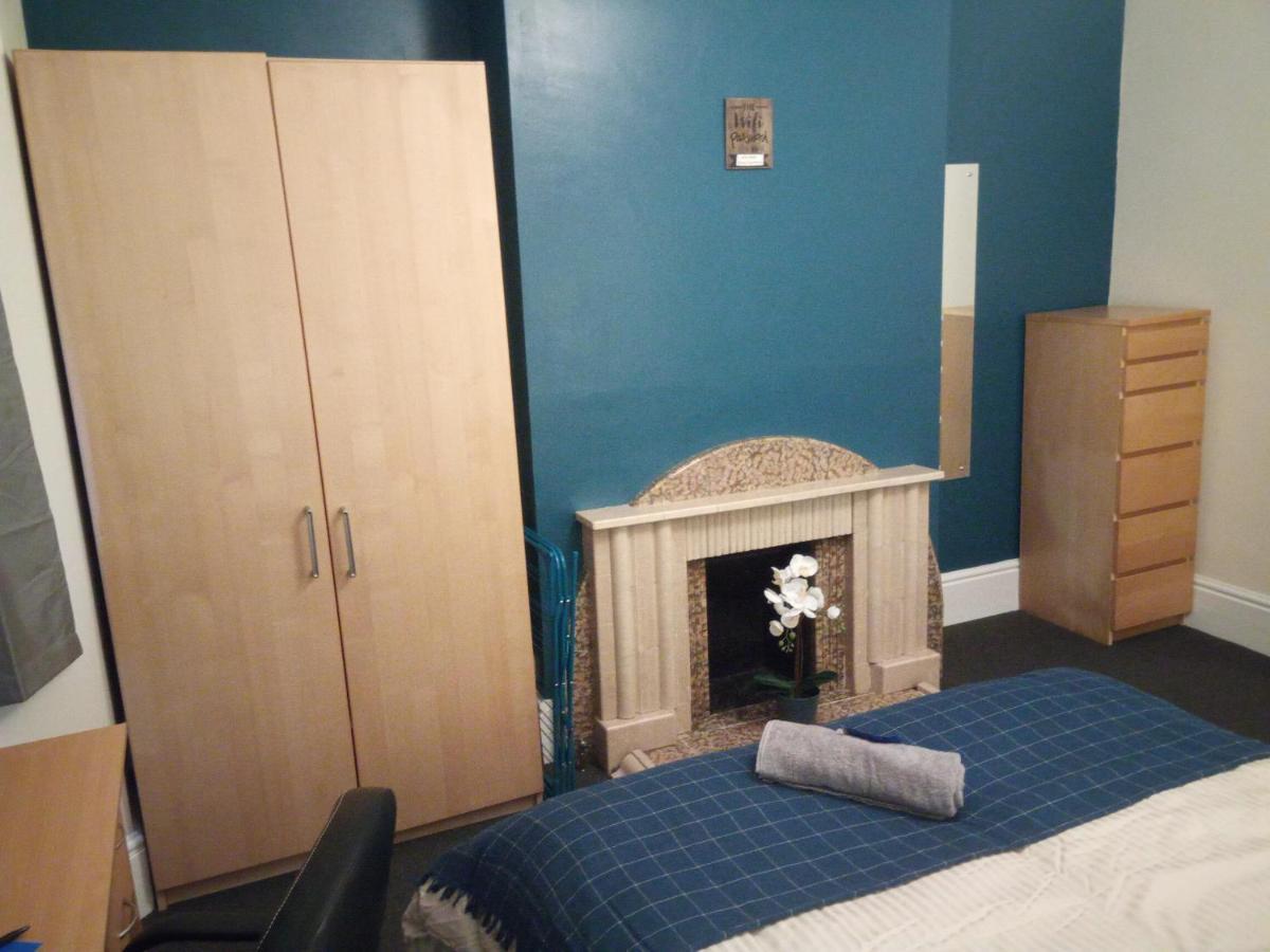 Gosford Apartment Coventry Buitenkant foto