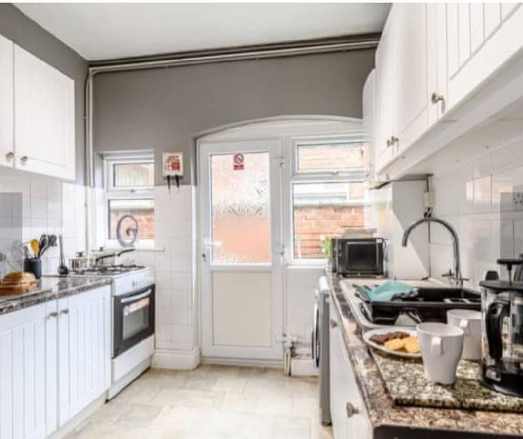 Gosford Apartment Coventry Buitenkant foto